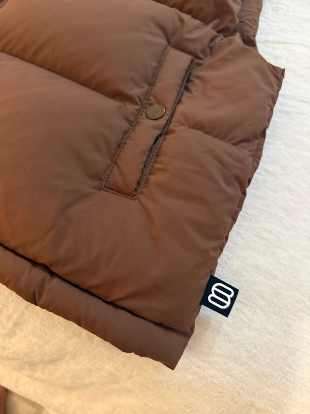 Aritzia The Super Puff Shortie Vest - cliMATTE Size M- Medium Brown Color